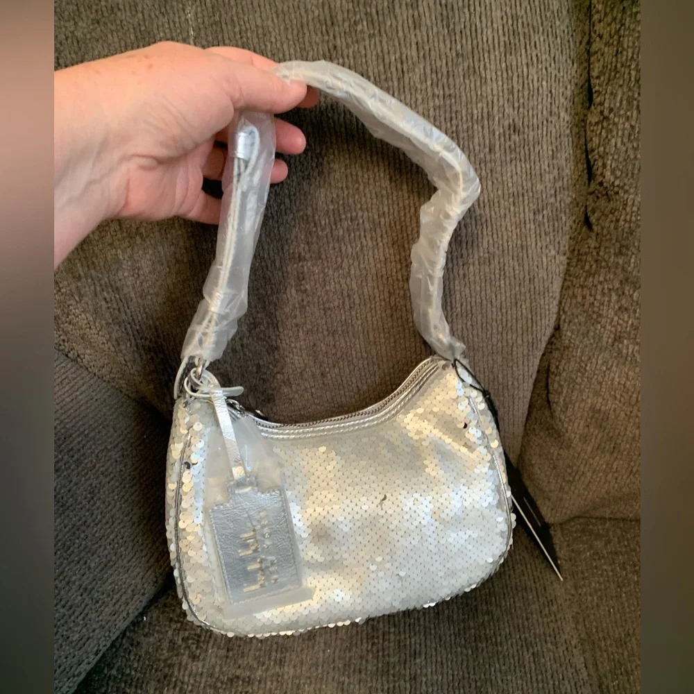 Nicole Miller Silver Sequin Small Faux Leather Purse NWT 🌴